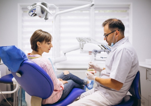 איך בוחנים את רופא השיניים שלכם