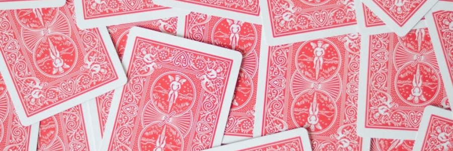 פוקר כמושג עולמי: מהעולם האנגלי לעברית במשחקי תודעה